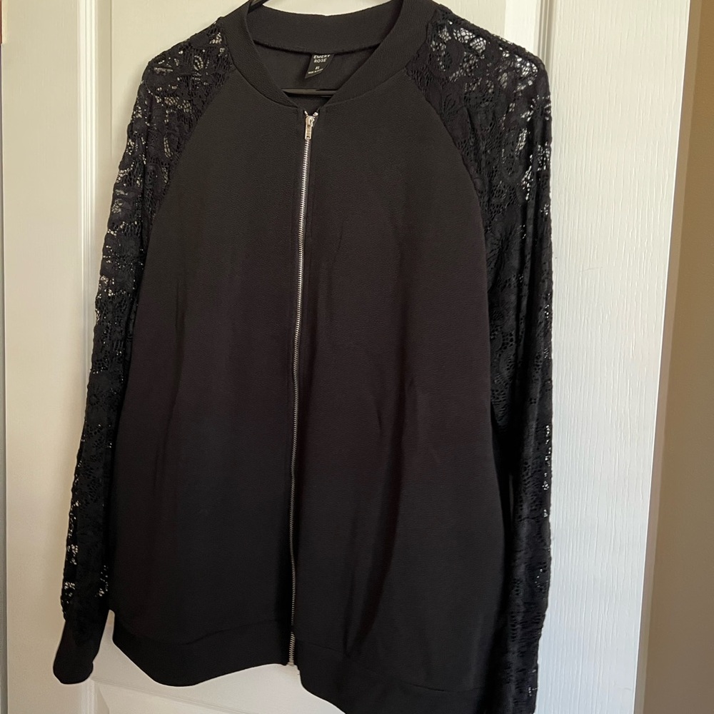 NWOT. Never worn Emery Rose XL